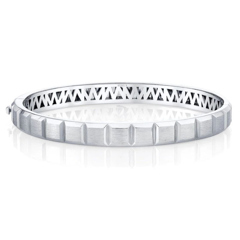 14KW OVAL BANGLE BRACELET