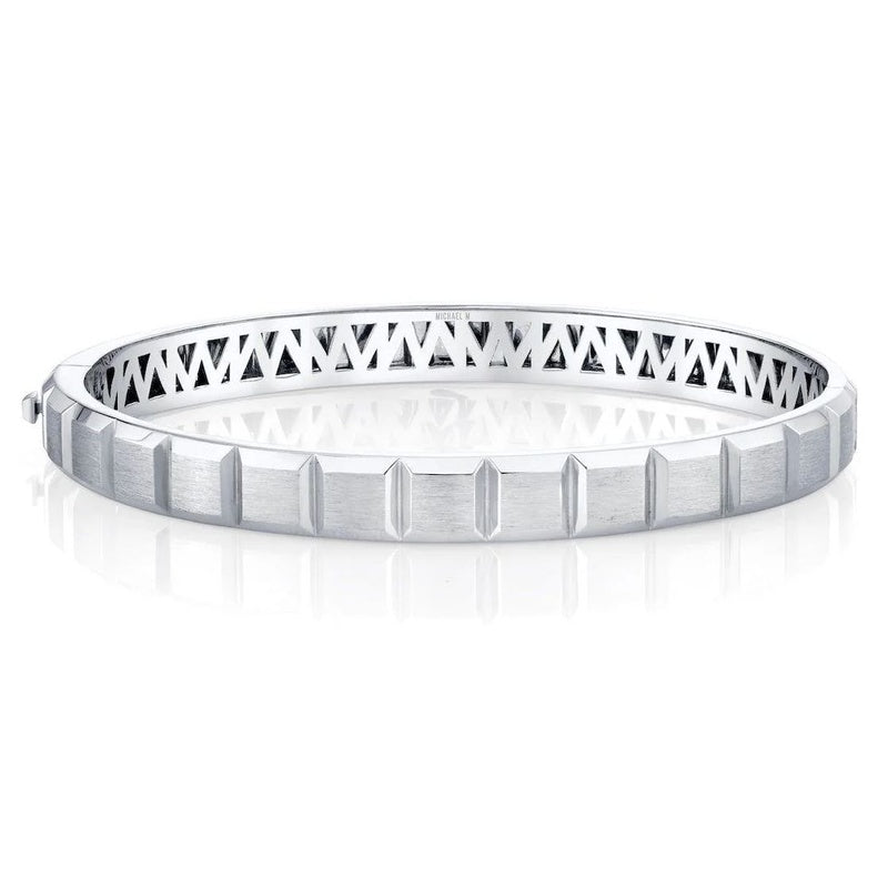 14KW OVAL BANGLE BRACELET