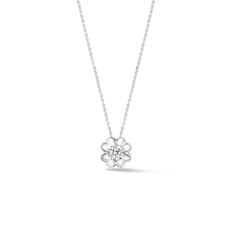 .28CTW VS/GH 18KW CLOVER PENDANT NECKLACE