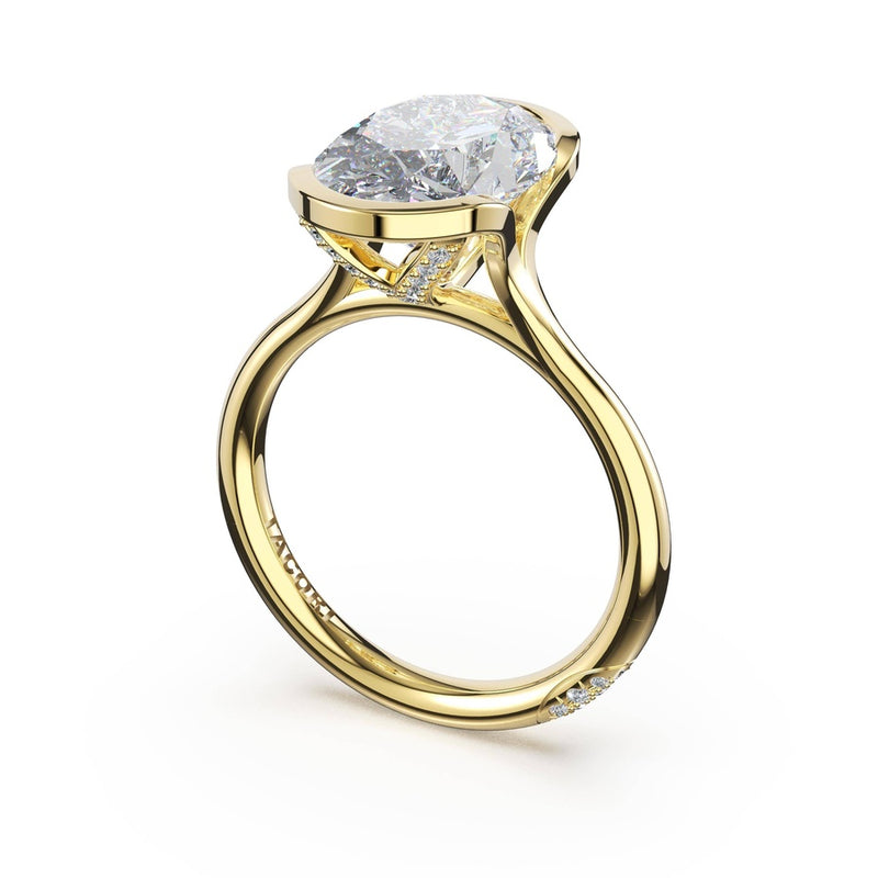 Oval North/South Semi-Bezel Pavé-Prong Ring in 18kt Yellow Gold