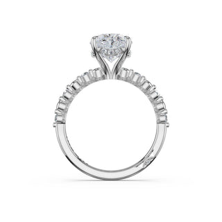 Round Pattern Oval Solitaire Engagement Ring in 18kt White Gold