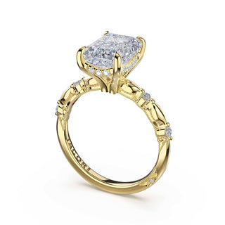 Mixed Pattern Emerald Solitaire Engagement Ring in 14kt Yellow Gold