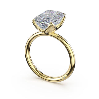 Emerald Sculpted Petal-Prong Solitaire in 18kt White Gold